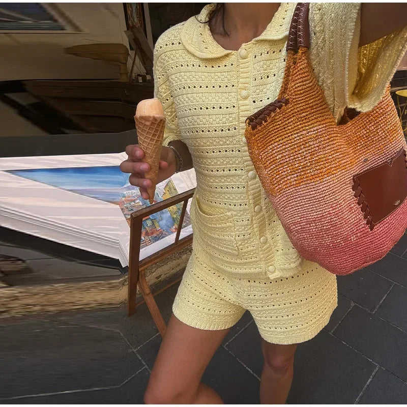 Praia de malha oco para fora shorts define 2 peças feminino lapela meia manga único breasted camisas shorts 2025 verão amarelo outfits